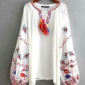 Zara White Boho Embroidered Peasant Top size M
